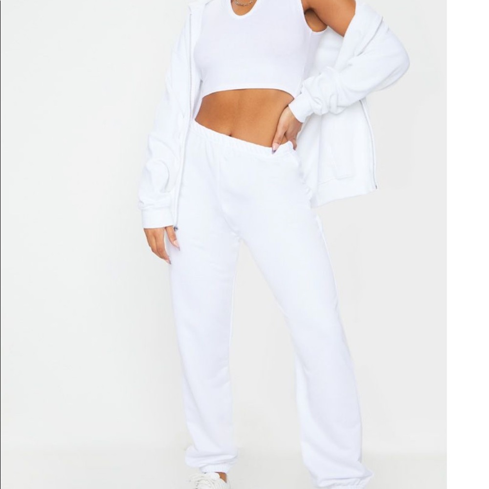 White Joggers Pretty Little Thing